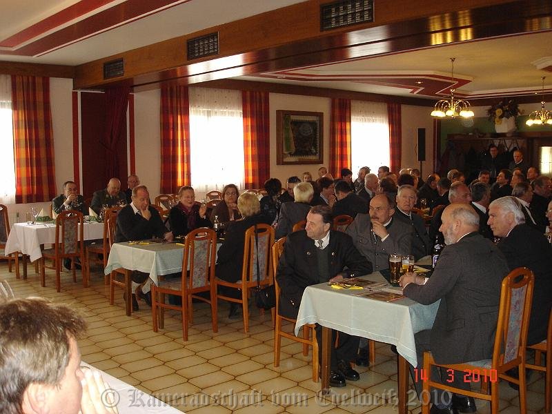 28alle Plaetze sind besetzt.JPG